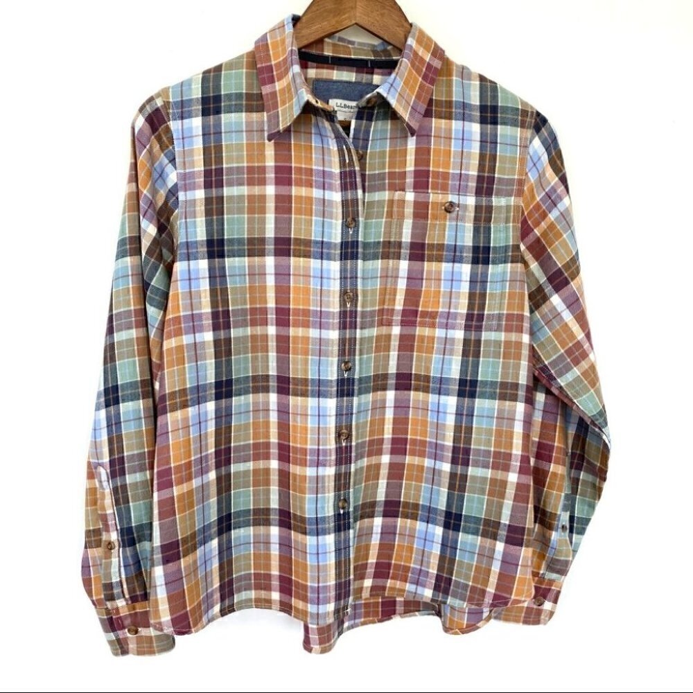 L.L. Bean plaid button down shirt in cotton & lyocell blend fabric, petite - Picture 1 of 9